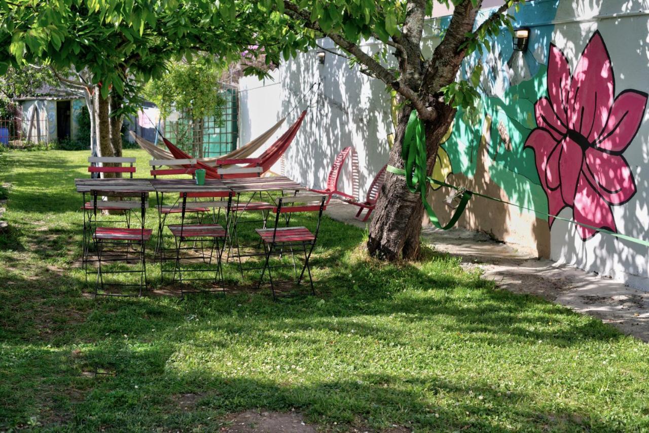 Meiga Backpackers Hostel サンティアゴ・デ・コンポステーラ エクステリア 写真