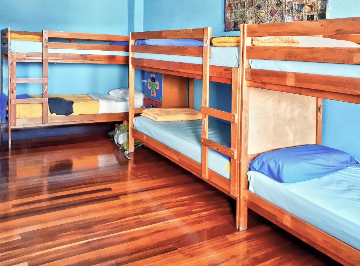 Meiga Backpackers Hostel サンティアゴ・デ・コンポステーラ エクステリア 写真